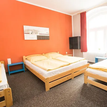 Hostel Advantage