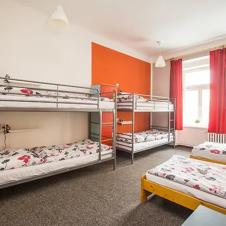 Hostel Advantage